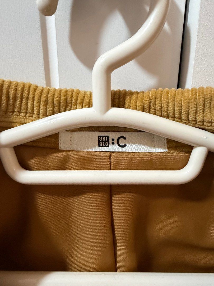Uniqlo Corduroy Blazer (Brown) (Category: Coats, Jackets and Outerwear) located in Antipolo. Submitted by gelibeu_ (Listing ID 1411204609, Image 2). Description: NOTE: The color from the photo may differ from the actual item. Item is in perfect condition. You can ask for more pictures and other details! - bought for 3,990 - two-button closure - RFS: closet cleanout 📍antipolo, quezon, or makati Payment can be done thru BDO, GCash, & Maya. (Please