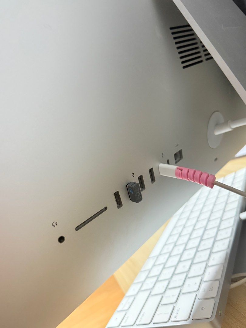 UPGRADED IMAC 2017 21.5 inch (2019 acquired) (Category: Desktops) located in Taguig. Submitted by xanyachan_ (Listing ID 1411162239, Image 3). Description: UPGRADED IMAC 2017 21.5 inch (2019 acquired) Recommended for Students Research and paper works or moms with content creation as sideline, good for editing (capcut), etc. PLEASE READ BEFORE INQUIRING ‼️ Specifications: retina display resolution 21.5 inch retina display 2.3ghz 6 core intel i5 tu