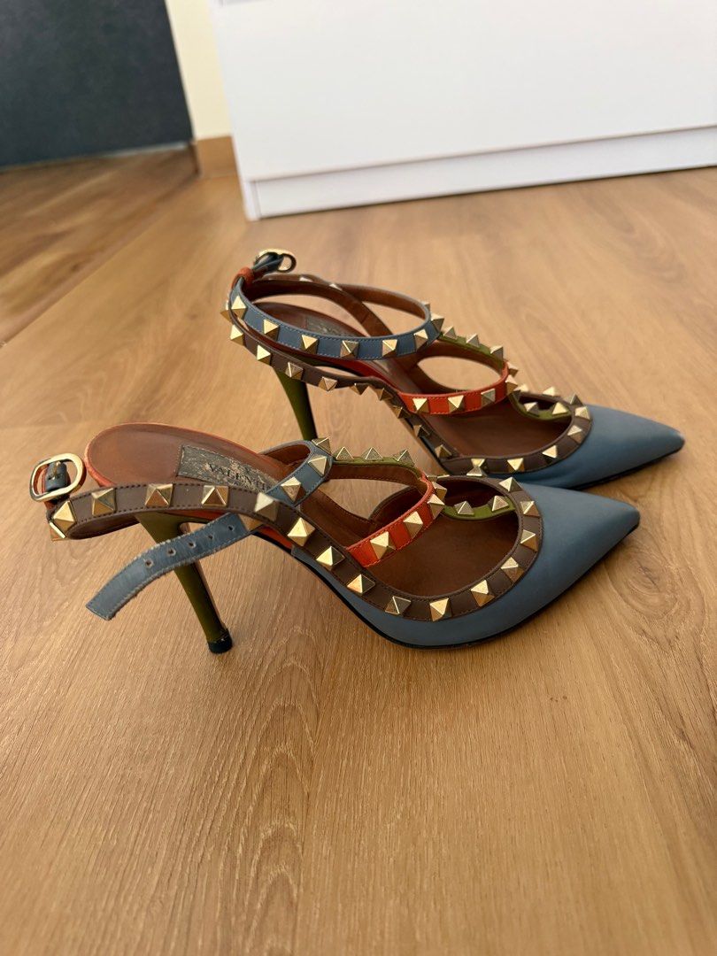 Valentino rockstud authentic (Category: Heels) located in Singapore. Submitted by ibena (Listing ID 1411133672, Image 3). Description: Valentino heels size 36.5. Shoes only. Authentic. .