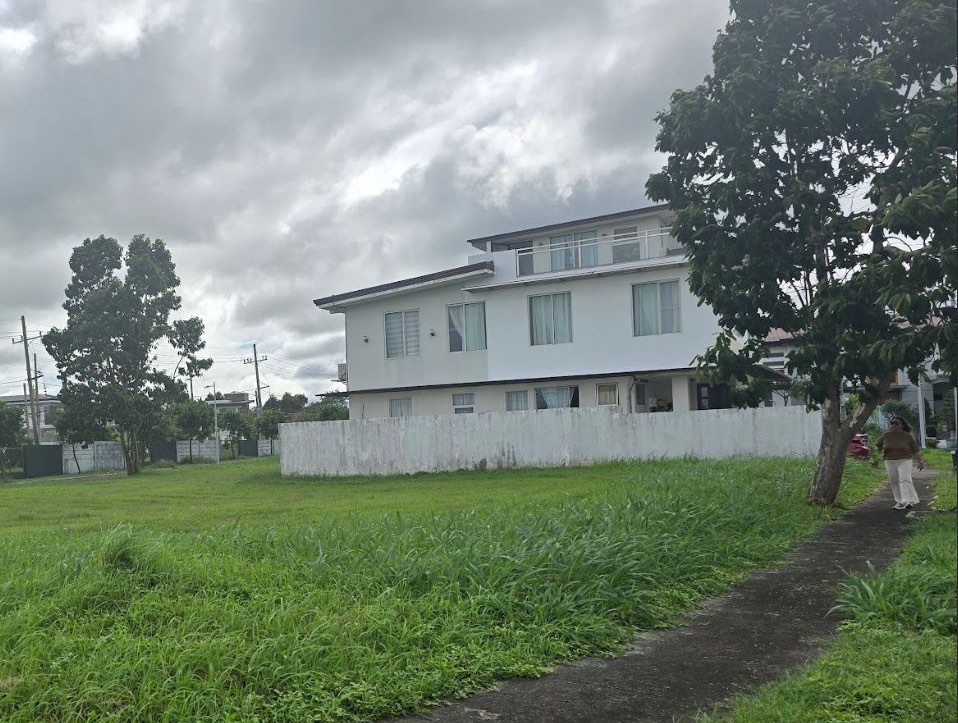 (Category: ) located in . Submitted by maraholgado (Listing ID 1411106189, Image 1). Description: .