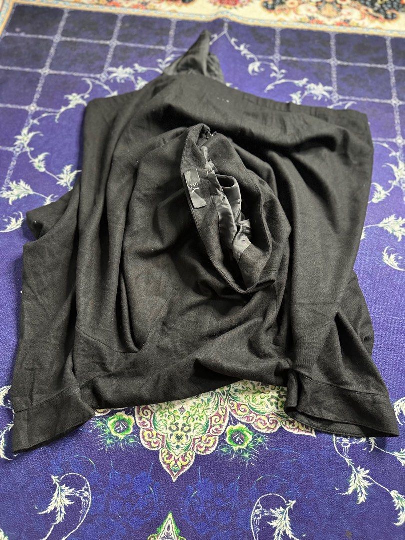 Y’s by Yohji Yamamoto Skirt Wool (Category: Skirts) located in Valenzuela. Submitted by telagram (Listing ID 1411178629, Image 2). Description: Y’s skirt Waist - 27 H - 84.