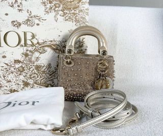 (Category: ) located in . Submitted by millenlavish_outlet (Listing ID 1411363470, Image 1). Description: .