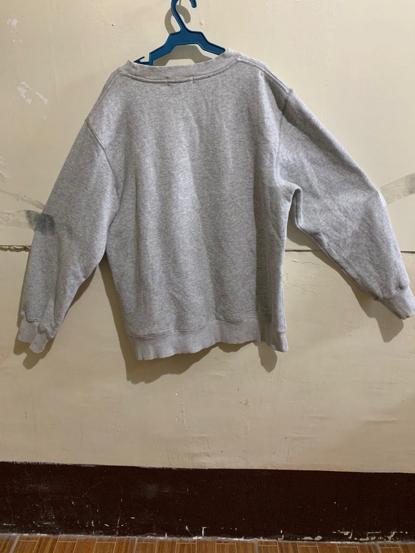 A bathing ape sleeve (Category: Activewear) located in Marawi City. Submitted by biidnillah (Listing ID 1411365734, Image 2). Description: A bathing ape sleeve Gamosa print Dimes:w23L27 Off/legit Cut washtag .