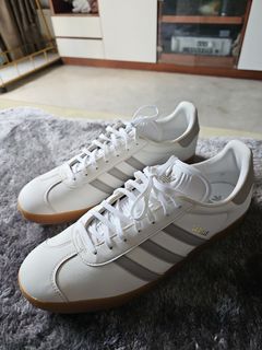 (Category: ) located in . Submitted by sneaksole (Listing ID 1411318773, Image 1). Description: .