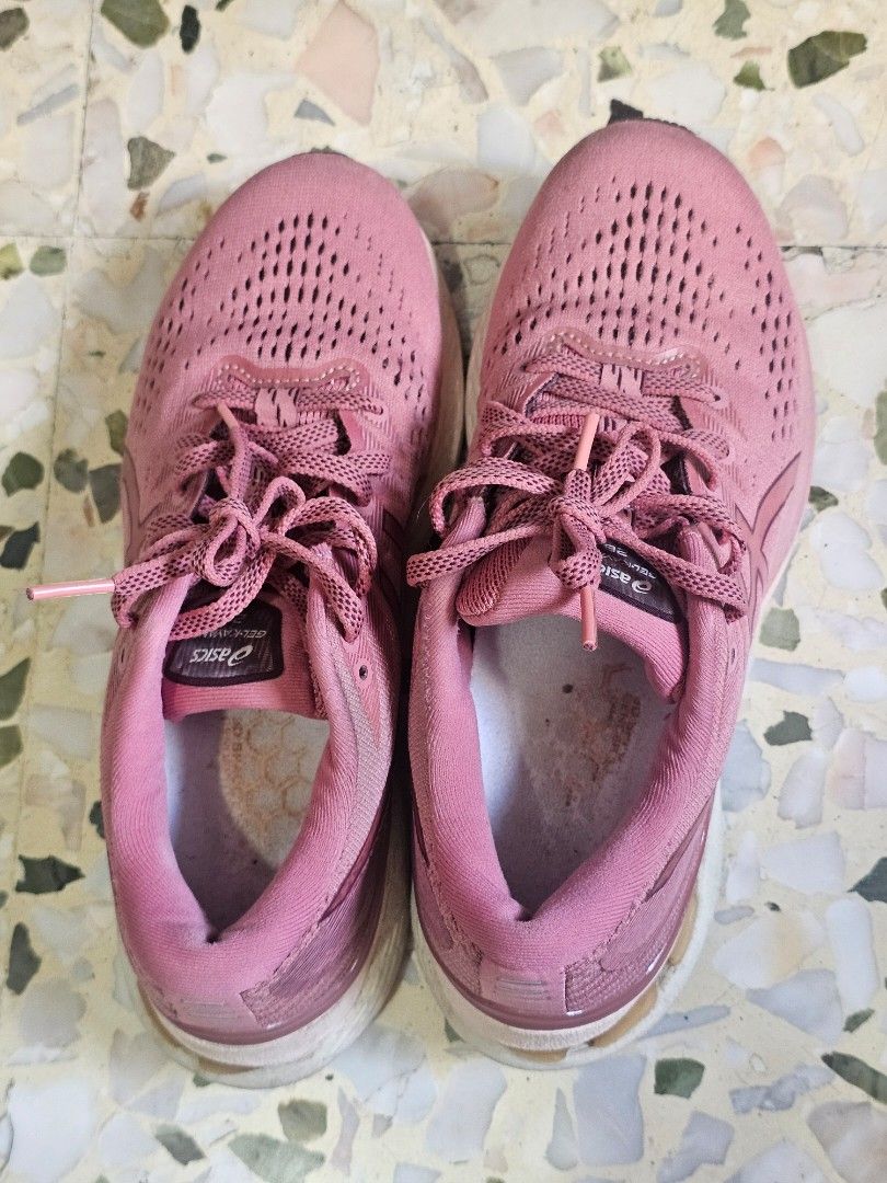 Asics Running shoes Gel kayano 28 Pink running shoes (Category: Sneakers) located in Singapore. Submitted by funtastic (Listing ID 1411293247, Image 2). Description: .