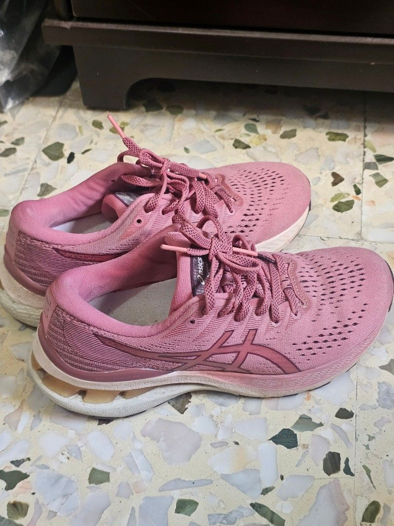 Asics Running shoes Gel kayano 28 Pink running shoes (Category: Sneakers) located in Singapore. Submitted by funtastic (Listing ID 1411293247, Image 1). Description: .