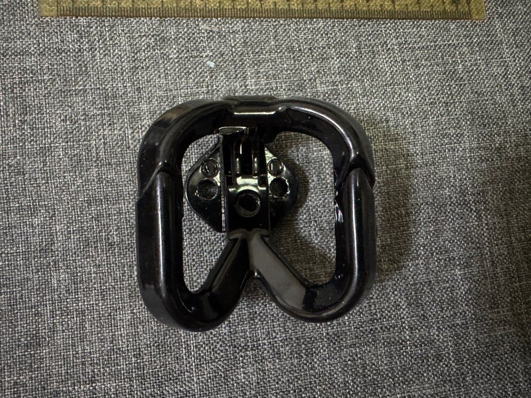 Bicycle Frame Hook (Category: Parts & Accessories) located in Singapore. Submitted by then_k (Listing ID 1411414521, Image 4). Description: Carabiner style hook for bicycle frames. Comes with necessary screws Installed once & didn’t like it Rfs: not what I wanted for my bike Note that red colour has some scratches on surface but still fully functional (see pic) 1 for $6 2 for $12 Meetup West side to deal.