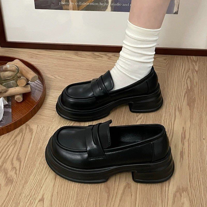 Black Basic Platform Loafers (Category: Loafers) located in Singapore. Submitted by shopxaway (Listing ID 1411392339, Image 1). Description: Brand new, unworn Size 38, sizing runs a little big.