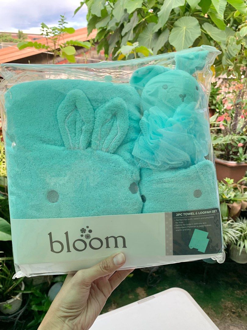 Bloom 2pc towel and loofah set (Category: Other Baby Bathing & Changing Needs) located in Malabon City. Submitted by kirstenandmikaelsonlinestore (Listing ID 1411268687, Image 2). Description: .