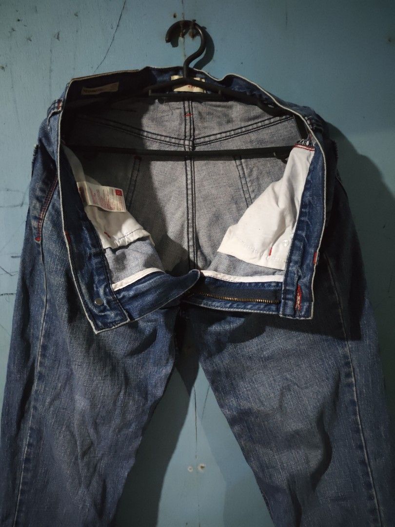 Bobson Skinny Jean (Category: Jeans) located in Quezon City. Submitted by declutteric (Listing ID 1411429741, Image 1). Description: Size 32.