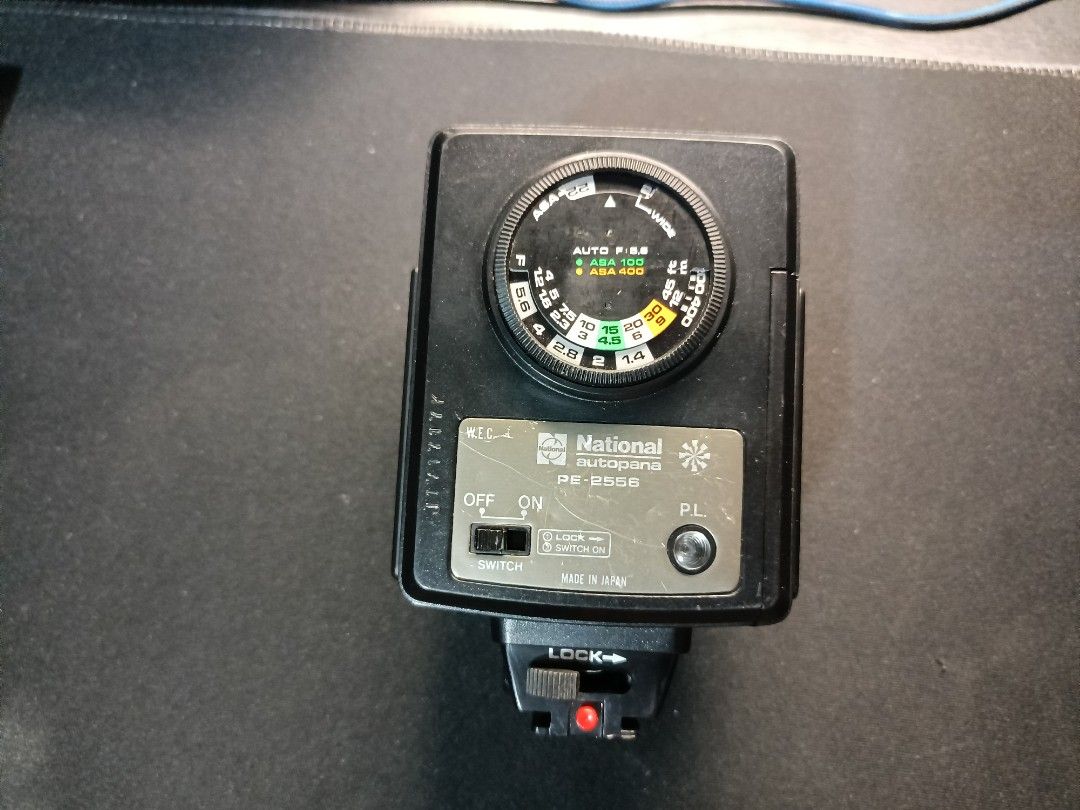 Camera flash "National 2556" (Category: Flashes) located in Caloocan City. Submitted by glavesart (Listing ID 1411360827, Image 2). Description: - National 2556 camera flash - Vintage design - Classic look - Ready to use.