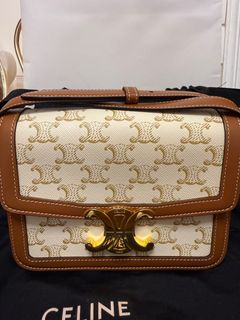 （分類：）位於 。 由 kayley.347 提交（商品編號 1411309088，圖片 1）。簡介： 。