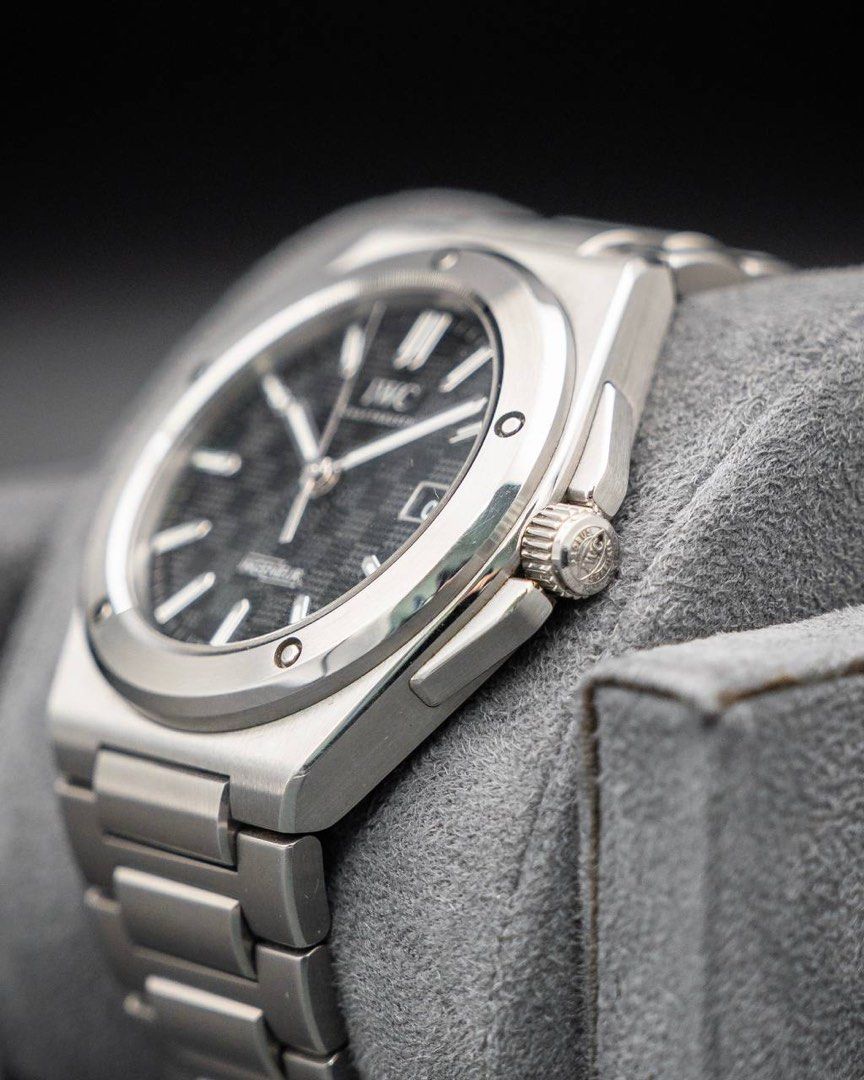 🔥CHEAPEST🔥 IWC Ingenieur Automatic 40 Black IW328901 2023 FULL SET Like New (Category: Watches) located in Singapore. Submitted by gdtimepieces (Listing ID 1411296589, Image 2). Description: Open to trades up/down! ** Shop Based ** Hi all, up for sales today is the IWC Ingenieur Automatic, ref. IW328901. A legendary piece with design roots tracing back to Gerald Genta. Featuring a 40mm stainless steel case, paired with a striking textured black