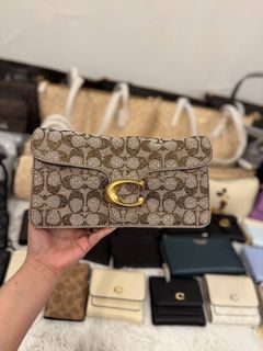 (Category: ) located in . Submitted by luxwalletbags (Listing ID 1411438628, Image 1). Description: .