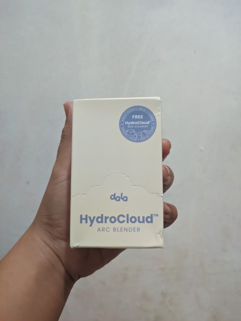 DALA GLOBAL Hydrocloud Arc Blender (Category: Makeup) located in Legazpi City. Submitted by saoirse_ (Listing ID 1409406381, Image 2). Description: Never been used Payment thru Gcash or Maya.