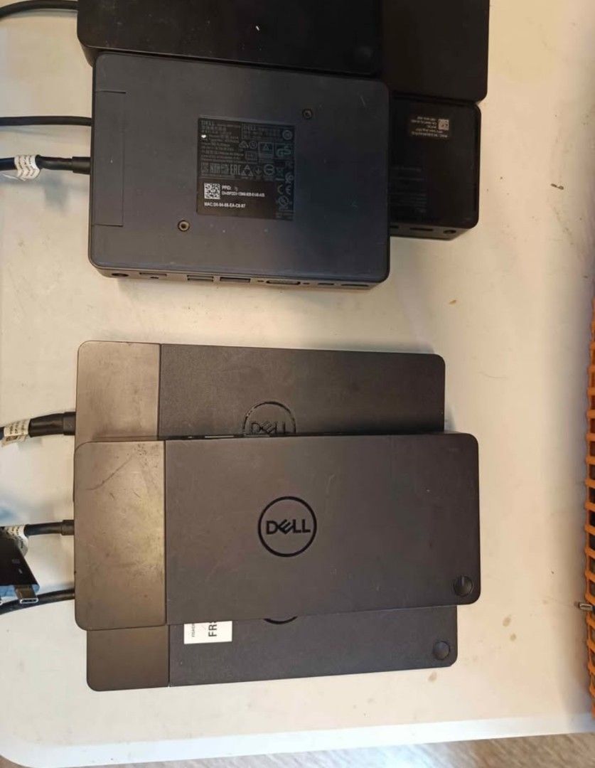 Dell Docking Station (Category: Other Accessories) located in Caloocan City. Submitted by malotomark55362 (Listing ID 1411369358, Image 1). Description: -WITH FREE 180W DELL ADAPTOR CHARGER - Dell docking station - Multiple ports for connectivity - Includes power cable - Some units may have a DisplayLink sticker.