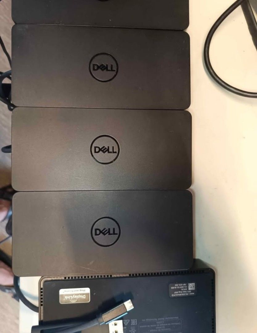 Dell Docking Station (Category: Other Accessories) located in Caloocan City. Submitted by malotomark55362 (Listing ID 1411369358, Image 3). Description: -WITH FREE 180W DELL ADAPTOR CHARGER - Dell docking station - Multiple ports for connectivity - Includes power cable - Some units may have a DisplayLink sticker.