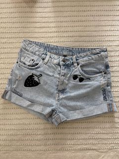 (Category: ) located in . Submitted by celineeeng (Listing ID 1411310588, Image 1). Description: .