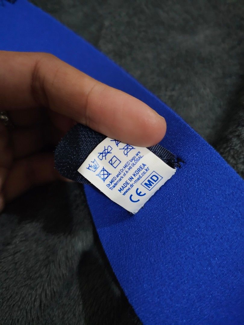 Dr. MED Wrist Support (Category: Medical Supplies & Tools) located in Marilao. Submitted by ____jnsk (Listing ID 1411372347, Image 2). Description: - Made in Korea - Blue and black design - Adjustable velcro strap - Padded for comfort - Provides wrist support and stability - Brand and origin label included.