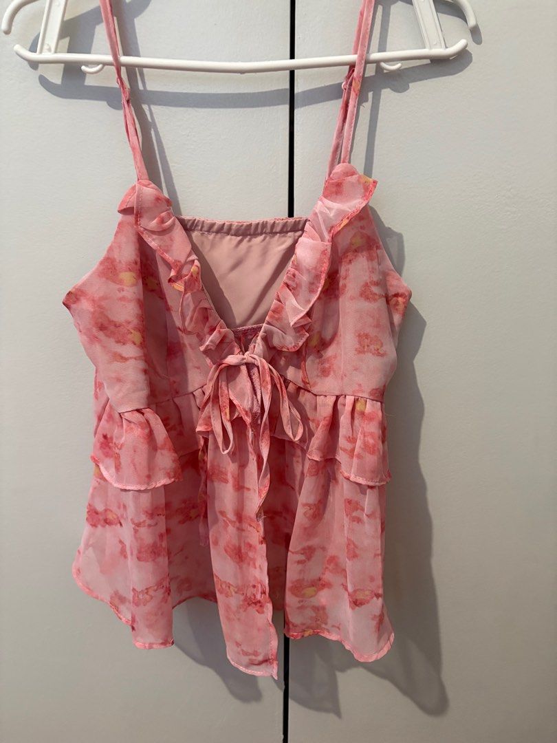 Enchnt Floral Top (Category: Blouses) located in Paranaque City. Submitted by izzysus (Listing ID 1411338064, Image 3). Description: - enchnt floral blouse - size: s - only used once Loc: sucat, muntinlupa Mop: gcash/maya.