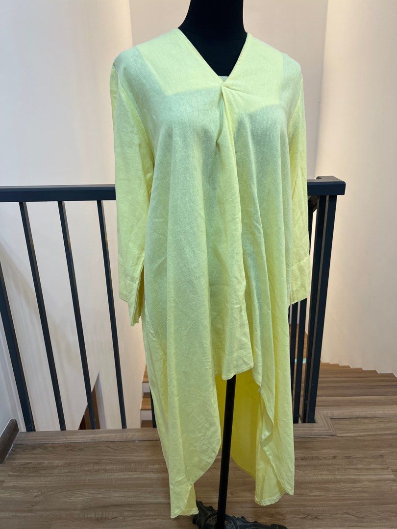 Flowy Top (Category: Tops) located in Petaling Jaya. Submitted by hanprlvd (Listing ID 1411398721, Image 2). Description: Bought at Jakarta.