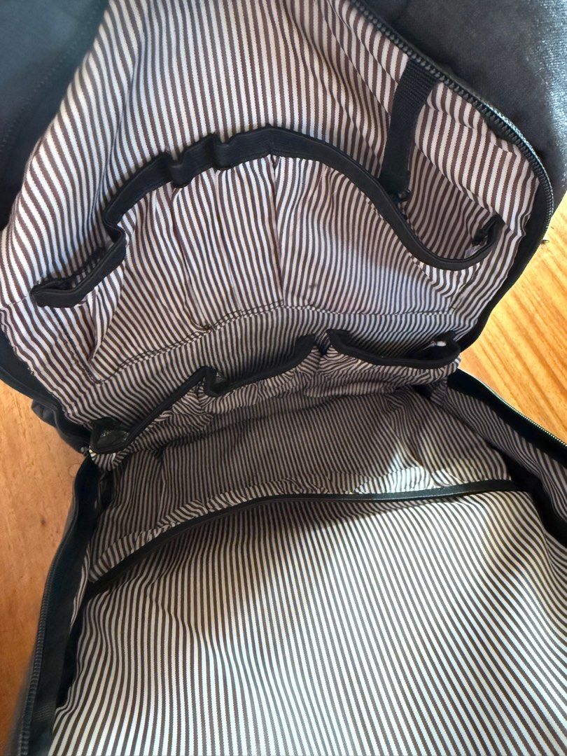 Hap Tim Diaper Bag Backpack (Category: Diaper Bags & Wetbags) located in Quezon City. Submitted by ajajbaby (Listing ID 1411449250, Image 2). Description: Originally around 4,500-5k Can fit at least 5 milk bottles.