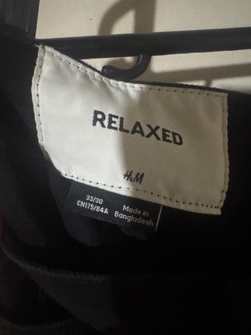 H&M black relaxed fit jeans (Category: Jeans) located in Manila. Submitted by renjuner (Listing ID 1411388838, Image 3). Description: h&m black relaxed fit jeans size: 33/30 worn twice, not abused fit when worn upon request guagua, pampanga gcash, j&t.