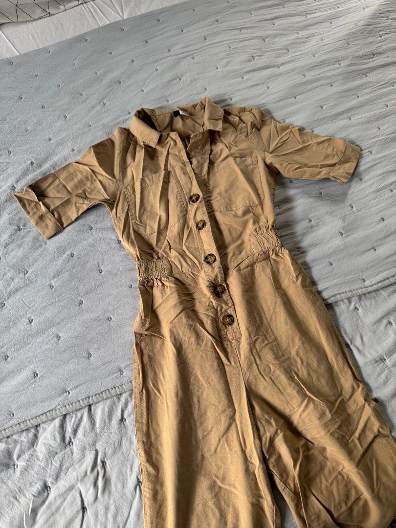 H&M Brown Shortsleeved Jumpsuit (Category: Jumpsuits) located in Bulacan. Submitted by ichikuh (Listing ID 1411335065, Image 2). Description: -; 💗.° [ kindly read ] - size: Xs-Small - used a couple of times back then but stopped wearing it - will iron it once sold - no flaws, natupi lang tas matagal na di ko ginagamit 1: Payment Method - Gcazh & Maya 2: Shipping Method - J&T, Shopi Co, & Lalamove 3: For Buyers - NO CANCELLATION - STRICTLY NO RET