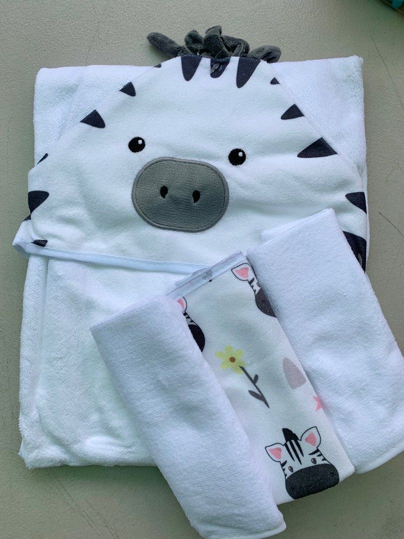 Hooded Towel Set (Category: Other Baby Bathing & Changing Needs) located in Malabon City. Submitted by kirstenandmikaelsonlinestore (Listing ID 1411268869, Image 2). Description: .