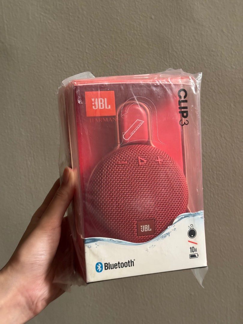JBL Clip 3 Waterproof Portable Speaker (Category: Soundbars, Speakers & Amplifiers) located in Quezon City. Submitted by minyunki_0309 (Listing ID 1411348077, Image 1). Description: Brand New Color Red Sealed RFS: Extra --- Features Wireless Bluetooth® Streaming 10 Hours of Playtime IPX7 Waterproof Integrated Carabiner Speakerphone Lifestyle Material with Durable Design What’s in the box: 1 x JBL Clip 3 1 x Micro USB cable for charging 1 x Quick 