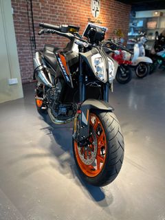 (Category: ) located in . Submitted by Premium.Moto (Listing ID 1411381900, Image 1). Description: .