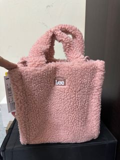 (Category: ) located in . Submitted by chia683134 (Listing ID 1411284888, Image 1). Description: .