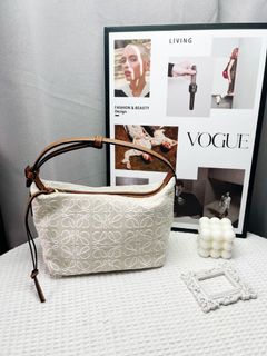 (Category: ) located in . Submitted by jscollectionbags (Listing ID 1411411894, Image 1). Description: .