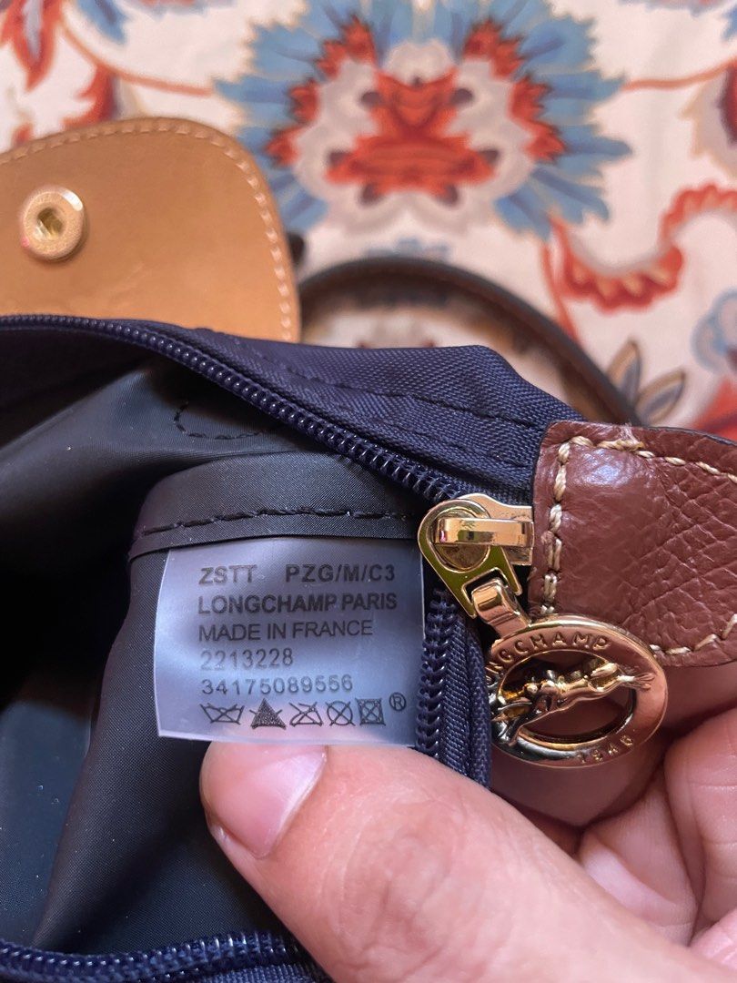 Longchamp Le Pliage Mini (Category: Luxury Bags & Wallets) located in Dasmarinas. Submitted by brokewithexpensivetastee (Listing ID 1411433778, Image 3). Description: longchamp le pliage size mini/xs has minimal issues/flaws price is negotiable loc: dasma cavite meet up or deliver thru lalamove.