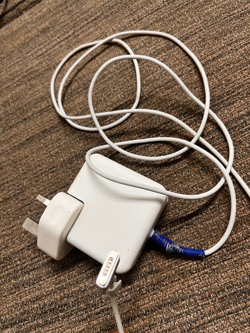 Mac air 11 inch charger406023059454699520