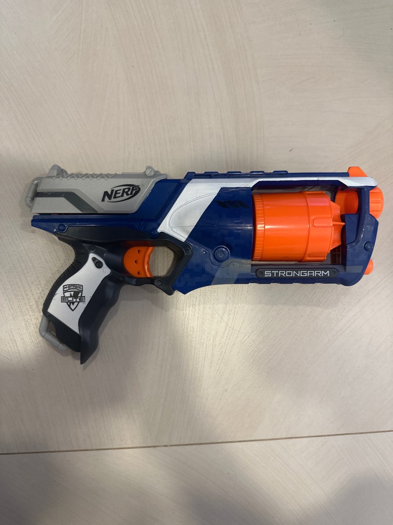 Nerf Strongarm Naranja – Lanzador De 6 Dardos Con Cañón Abatible Y Modo Ráfaga, Incluye 6 Dardos Elite