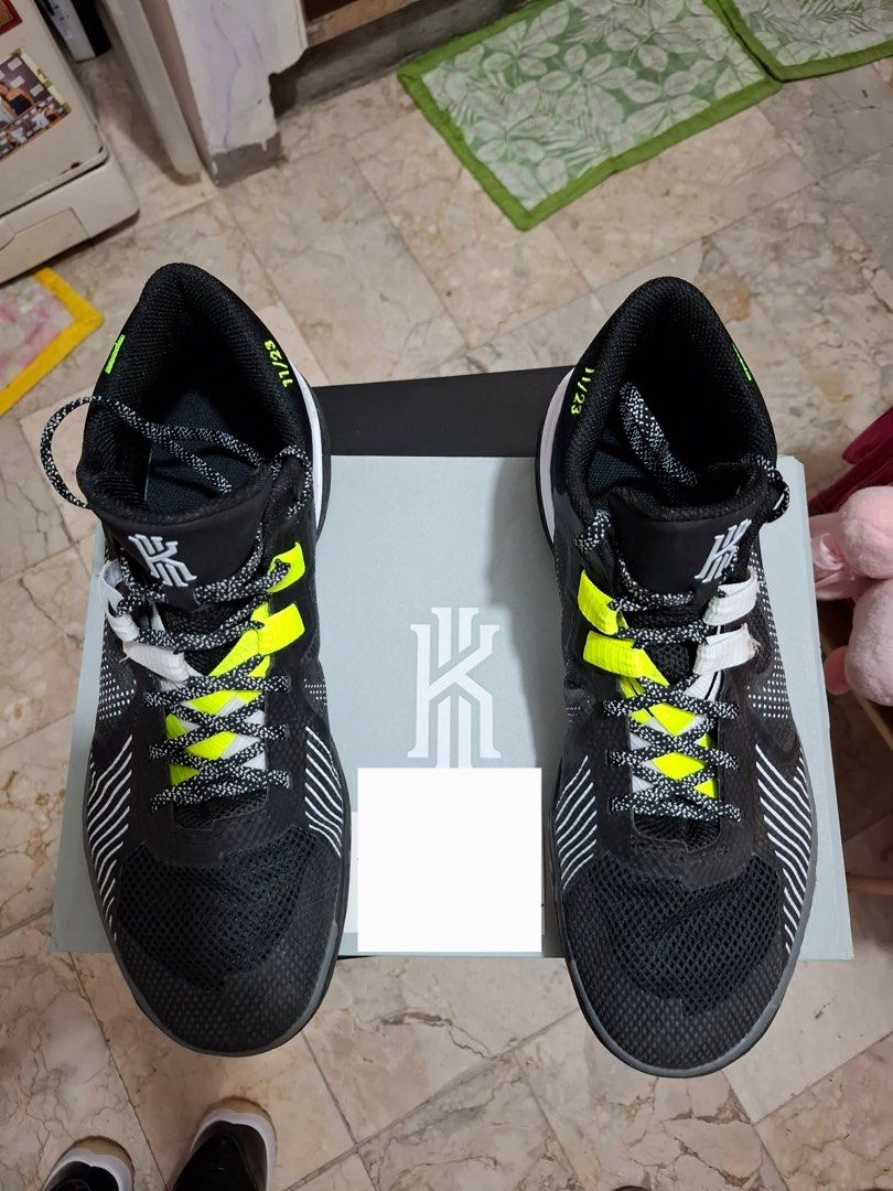 Nike Kyrie Flytrap 5 Basketball Shoes (Category: Sneakers) located in Pasig City. Submitted by momfinds23 (Listing ID 1411288264, Image 2). Description: Lightly use with box.