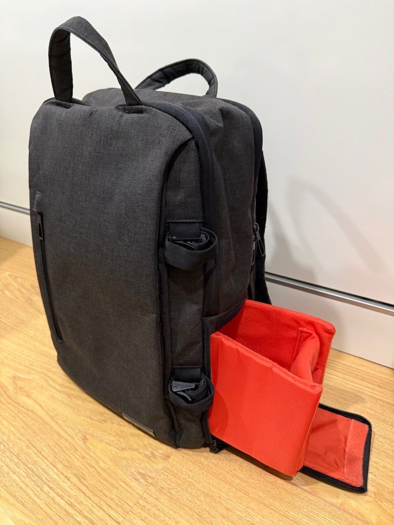 Off toco Camera Backpack - Black (Category: Camera Bags & Carriers) located in Singapore. Submitted by nano_2002 (Listing ID 1411416112, Image 1). Description: .