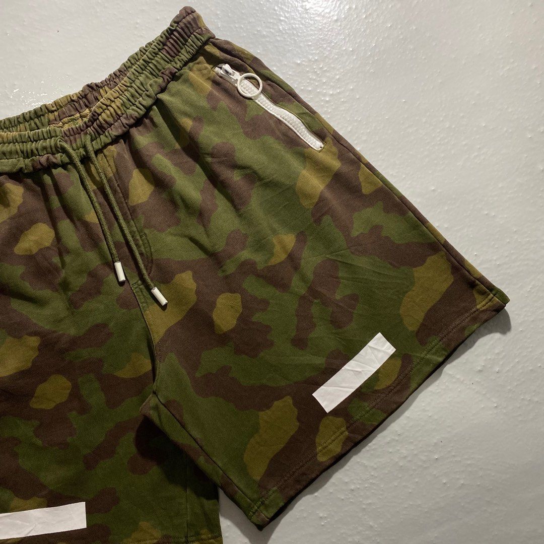 OFF WHITE CAMOU SHORT (Category: Shorts) located in Bacolod City. Submitted by antizero.6100 (Listing ID 1411411269, Image 3). Description: Excellent condition 9/10 color rate Need wash For big boys Off/Legit Complete tags Size 34-44 waist 21.5L.