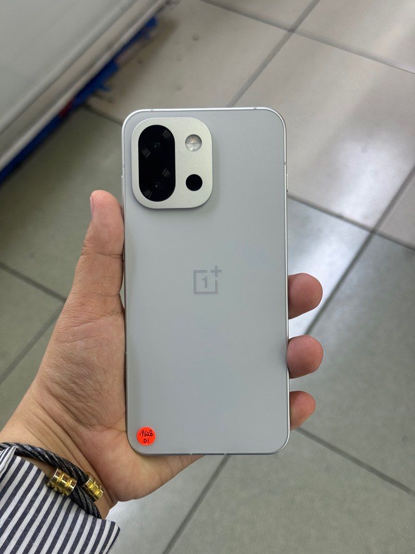 OnePlus 13T 512gb FU Chinarom No issue (Category: OnePlus) located in San Juan City. Submitted by keannagadgetph (Listing ID 1411402725, Image 1). Description: Available Units for today's POST! Xiaomi 13T / 512gb / FU - any colors available (price may vary) - good condition - 98% Makinis - Good battery - no issue / repair - CHINA Variant ~ Accepting SWAP / TRADE IN / INSTALLMENT / BINTA UNIT ~ CASH ON DELIVERY METRO MANILA / LBC PAYMENT FIRST ~ S