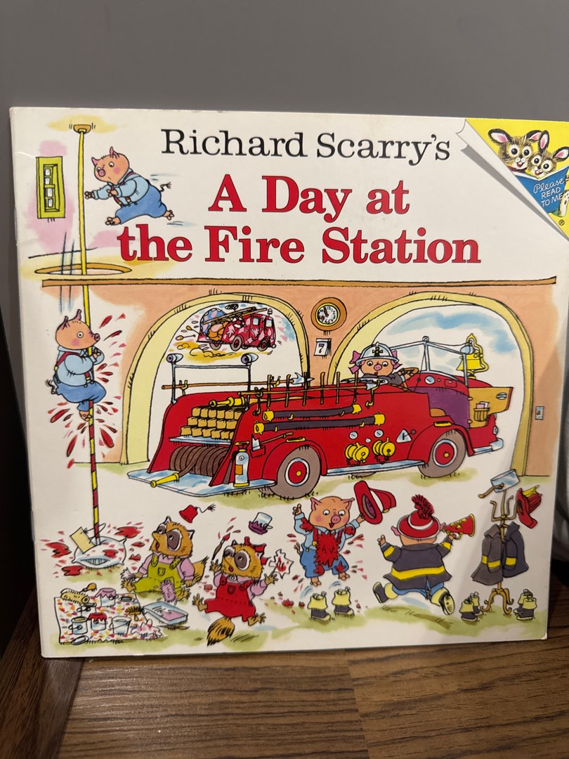 Richard Scarry's A Day at the Fire Station, Hobbies & Toys, Books ...