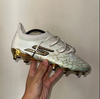 (Category: ) located in . Submitted by footiethings (Listing ID 1411361310, Image 1). Description: .
