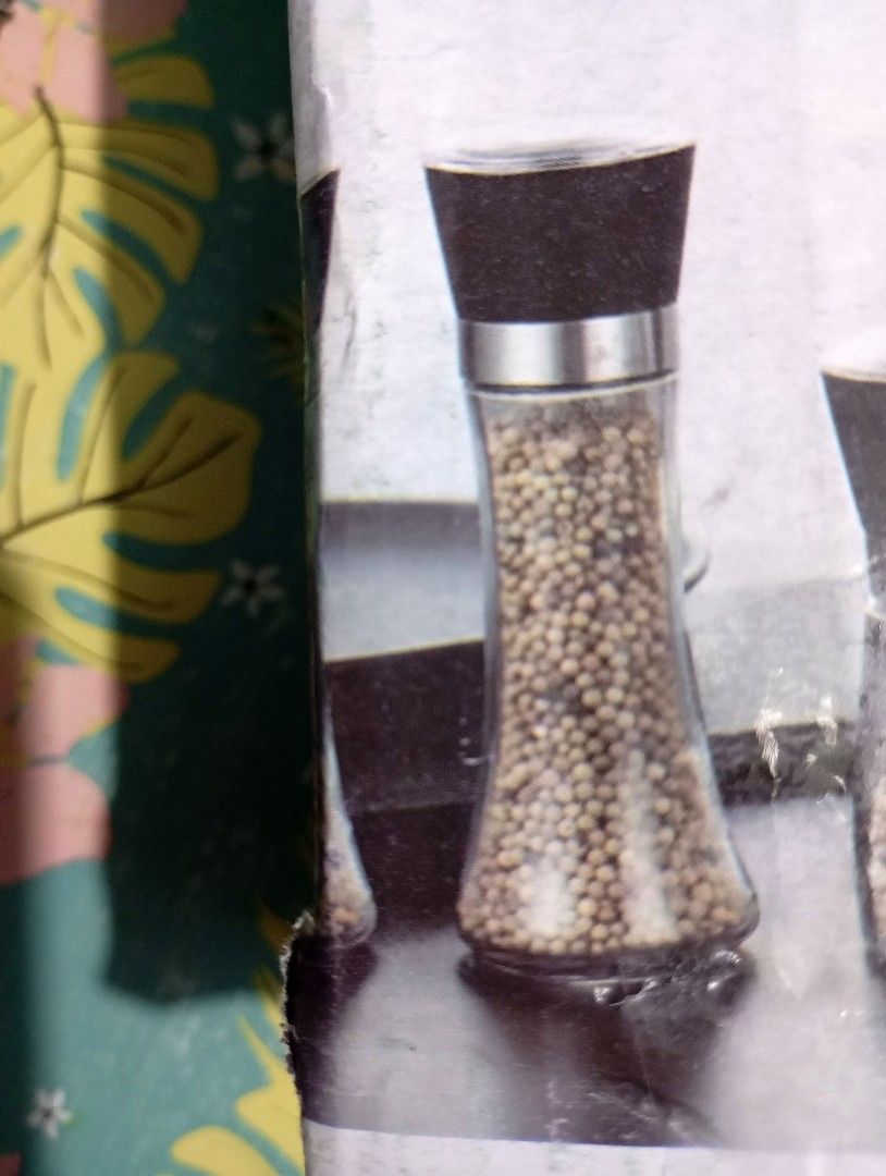 Spices Grinder Ceramic Glass (Category: Coffee & Tea Tableware) located in Quezon City. Submitted by an.marie (Listing ID 1411272699, Image 2). Description: - Ceramic core for optimal spice grinding - Clear glass body to view contents - Easy to use design - Perfect for various spices - A must-have kitchen tool for fresh flavors.