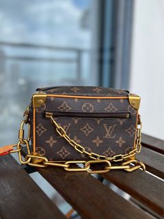 (Category: ) located in . Submitted by lastthriftbag (Listing ID 1411312363, Image 1). Description: .