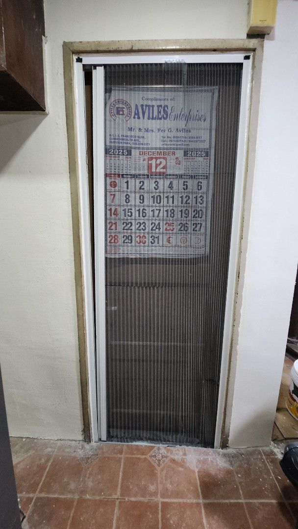 Trackless folding screen door (Category: Locks, Doors & Gates) located in Quezon City. Submitted by prelovedisle.ph (Listing ID 1411278051, Image 1). Description: Preloved white track less screendoor frame only. Screen needs replacement. No issues on the frame. Wysiwyg. #tracklessscreendoor #screendoor #accordionscreendoor.