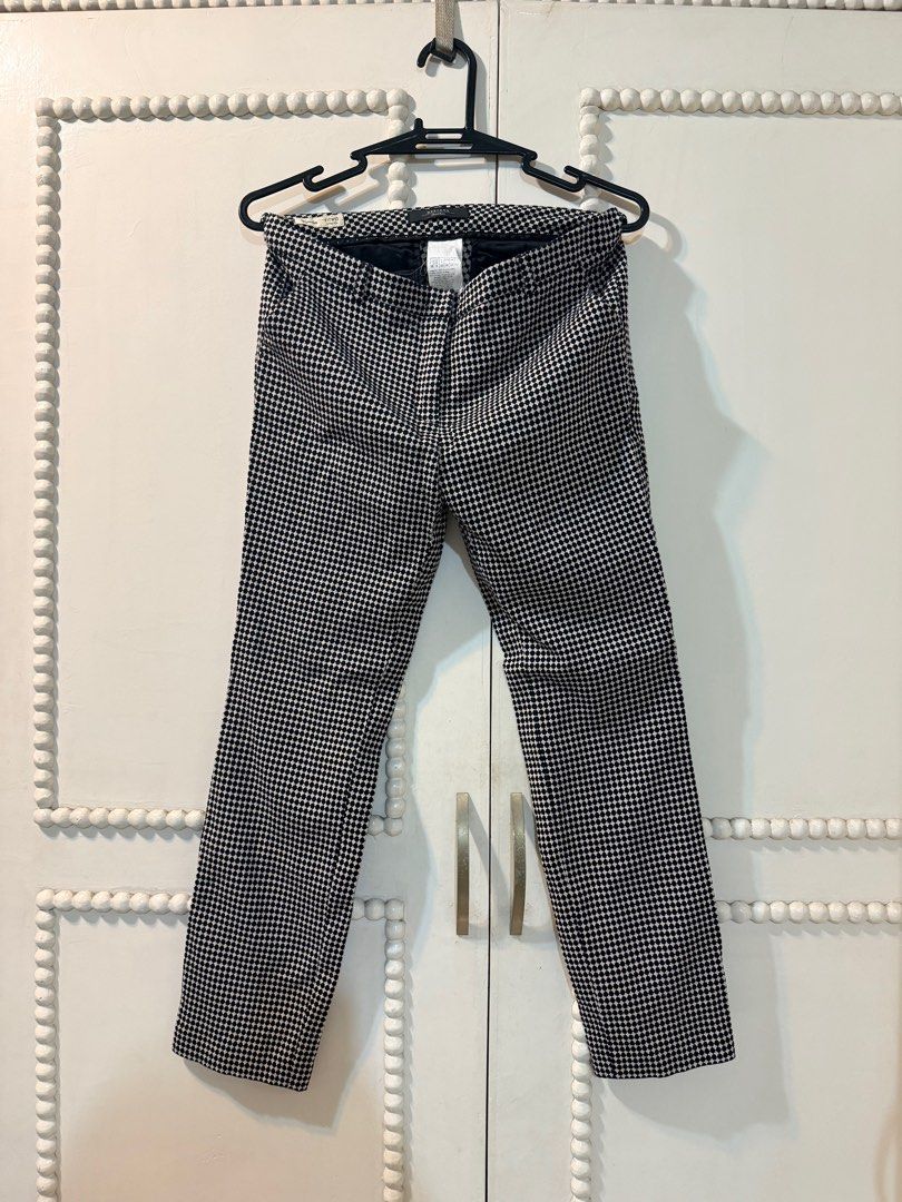Trousers - Size XS ( Free SF) (Category: Other Bottoms) located in San Juan City. Submitted by clotim (Listing ID 1411431418, Image 1). Description: .