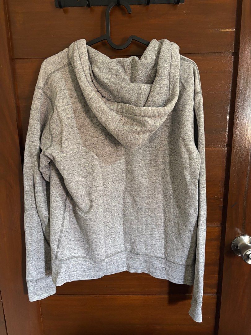 Uniqlo Gray Hoodie (Category: Hoodies) located in Caloocan City. Submitted by theresedolor (Listing ID 1411408228, Image 2). Description: - Uniqlo Gray Hoodie - Size: Small - Features: Full zip closure, hood, and two front pockets - Material: Cotton blend.