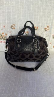 (Category: ) located in . Submitted by iloveblush (Listing ID 1411323990, Image 1). Description: .