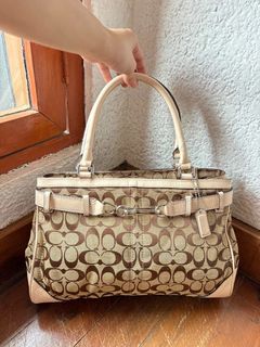 (Category: ) located in . Submitted by izshops (Listing ID 1411276338, Image 1). Description: .