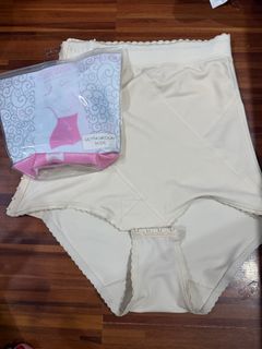 (Category: ) located in . Submitted by declutteringcloset18 (Listing ID 1411370405, Image 1). Description: .